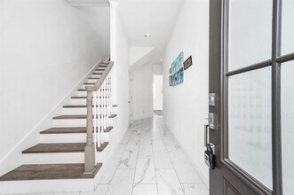 2103 Naomi St in Houston, TX - Building Photo - Building Photo