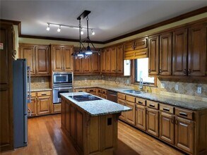 2438 Kings Ct NE in Atlanta, GA - Building Photo - Building Photo