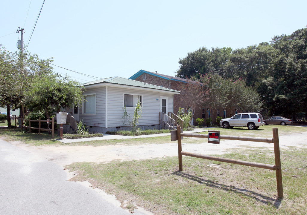 1007 31st Ave S in North Myrtle Beach, SC - Building Photo