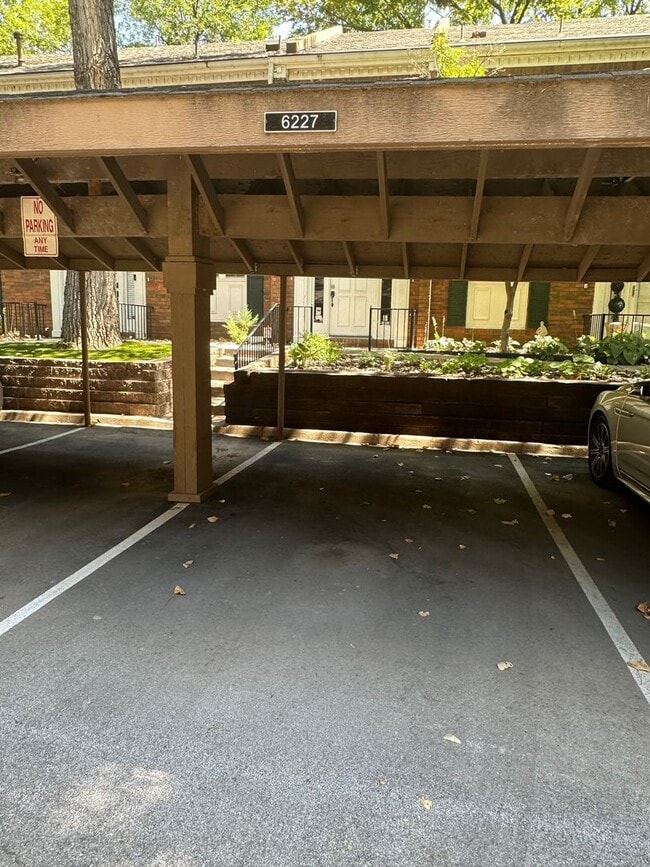 6227 S Yorktown Pl in Tulsa, OK - Building Photo - Building Photo