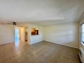 206 Dorchester I in West Palm Beach, FL - Building Photo - Building Photo