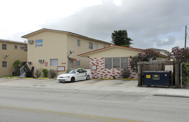 1440-1442 W 29th St in Hialeah, FL - Building Photo - Building Photo