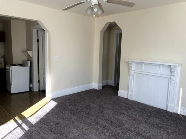 405 W Davis St-Unit -Unit E in Burlington, NC - Foto de edificio - Building Photo