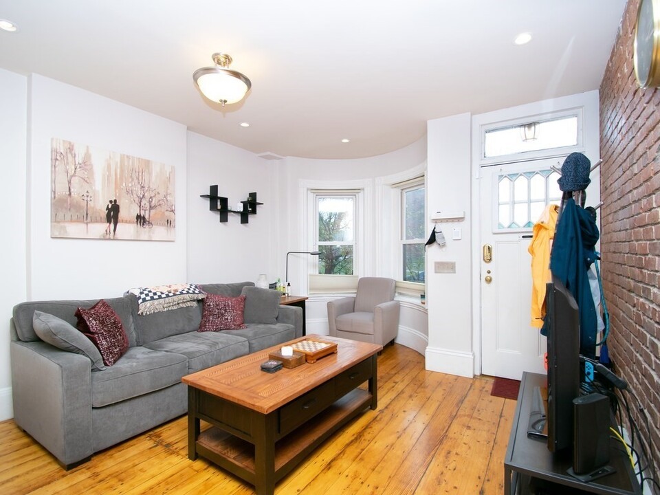 79 Windsor St, Unit 1 in Boston, MA - Building Photo