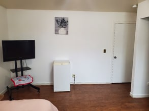 627 Sir Michael Dr in Salt Lake City, UT - Building Photo - Building Photo
