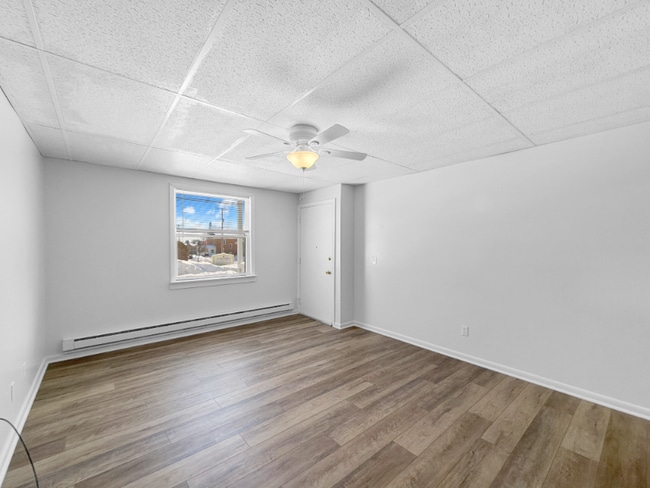 301 N Julian St in Ebensburg, PA - Foto de edificio - Building Photo