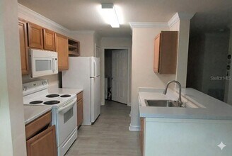 18113 Sterling Gate Cir in Tampa, FL - Building Photo - Building Photo