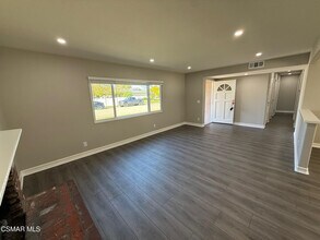 216 Virginia Dr in Thousand Oaks, CA - Building Photo - Building Photo