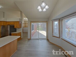 3830 144th St W in Rosemount, MN - Foto de edificio - Building Photo