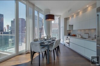 East 44th Street, Unit 39E in New York, NY - Foto de edificio - Building Photo