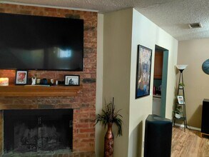 834 Ash Grove Ln in Desoto, TX - Foto de edificio - Building Photo