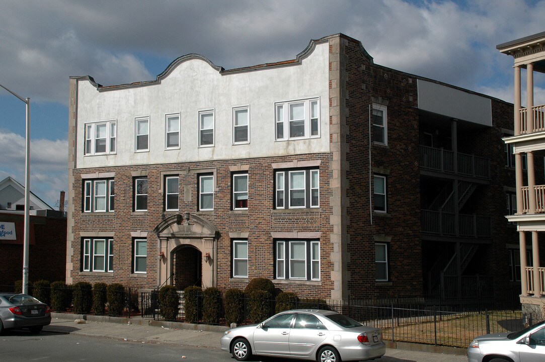 203 Lewis St in Lynn, MA - Foto de edificio