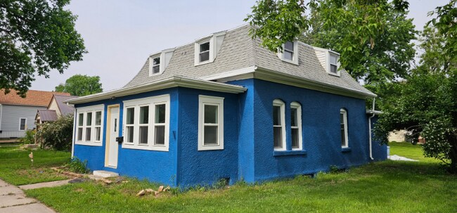245 Monroe St SE in Hutchinson, MN - Building Photo - Building Photo