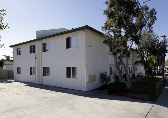 6625-6627 Tait St in San Diego, CA - Foto de edificio - Building Photo