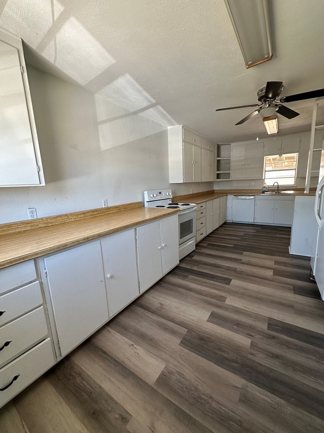 3614 Eisenhower Rd in Odessa, TX - Building Photo - Building Photo