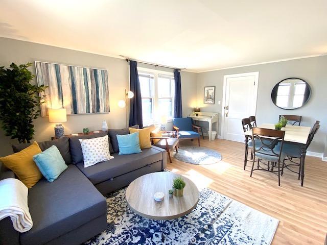property at 1120 W Barry Ave