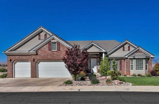 property at 202 1210 W Cir