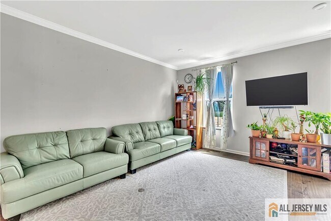 605 Bayside Ct in South Amboy, NJ - Building Photo - Building Photo