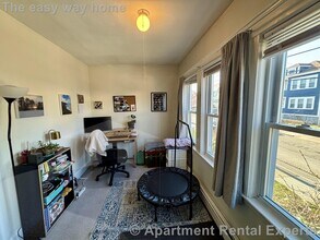 23-25 Bonner Ave Unit #1, Unit #1 in Medford, MA - Foto de edificio - Building Photo