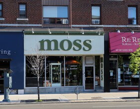 538-552 Danforth Ave in Toronto, ON - Building Photo - Building Photo