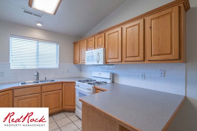 45 W Center St in Ivins, UT - Building Photo - Building Photo