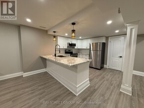 2710 Quails Run in Mississauga, ON - Building Photo - Building Photo