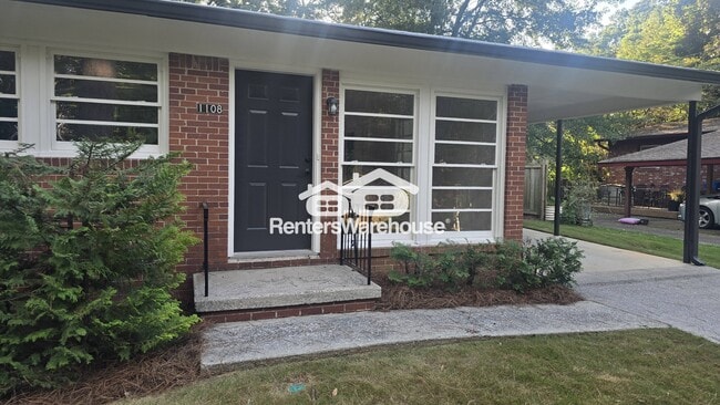 1108 Greenbriar Cir in Decatur, GA - Building Photo - Building Photo