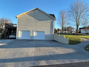 5327 Azinger Ln in Corryton, TN - Foto de edificio - Building Photo