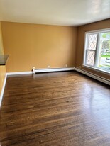 233 S Hale St, Unit 2F in Addison, IL - Building Photo