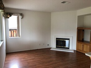 26812 Worthy Dr in Menifee, CA - Building Photo - Building Photo