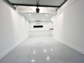 1419 Branard St in Houston, TX - Building Photo - Building Photo