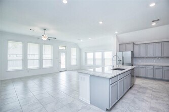 8726 Fairbrook Dr in Missouri City, TX - Building Photo - Building Photo