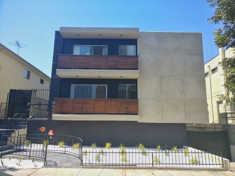 453 South Gramercy Place in Los Angeles, CA - Building Photo