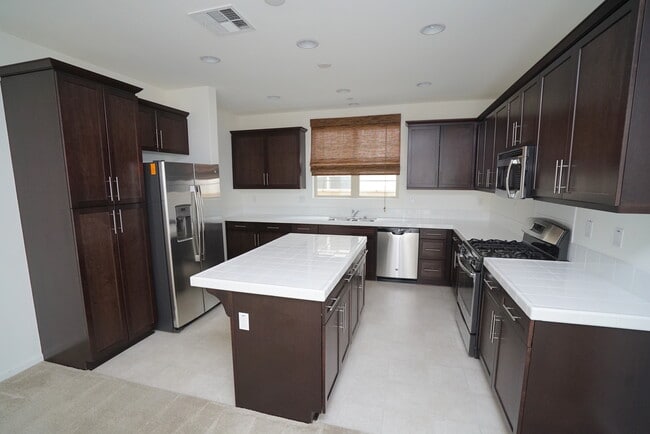 22103 Propello Dr in Santa Clarita, CA - Building Photo - Building Photo