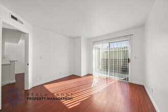 937 10th St. in Santa Monica, CA - Building Photo - Building Photo