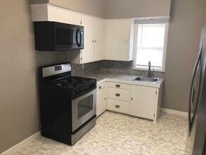 4936 Woolworth Ave in Omaha, NE - Foto de edificio - Building Photo