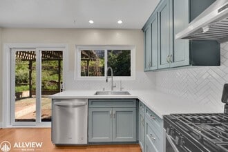 2062 Audubon Glen in Escondido, CA - Building Photo - Building Photo