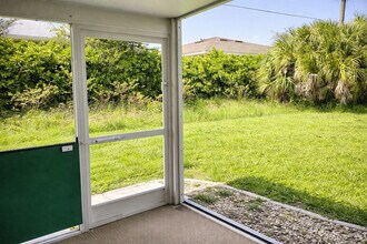 13430 Pine Needle Ln in Ft. Myers, FL - Building Photo - Building Photo