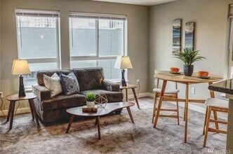 108 5th Ave S in Seattle, WA - Building Photo - Building Photo