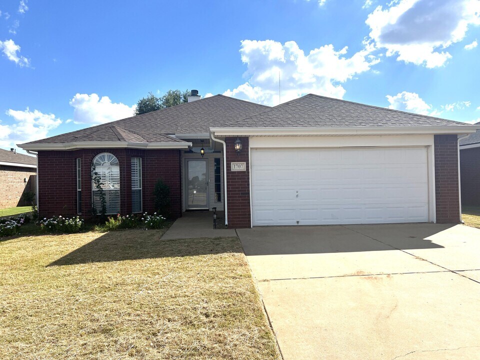 1707 76th St in Lubbock, TX - Building Photo