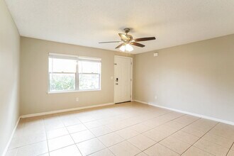 10918 Key Coral Dr, Unit 3-201 in Jacksonville, FL - Building Photo - Building Photo