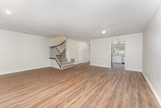 113 Spring Cove Dr in Cary, NC - Building Photo - Building Photo