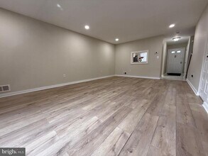 6 Wosniak Ct in Trenton, NJ - Building Photo - Building Photo