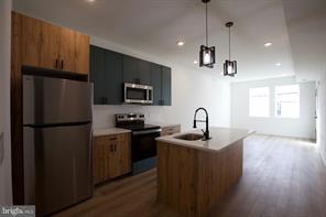 property at 1224 W Silver St