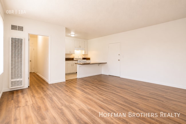 6546 Sepulveda Blvd, Unit 101