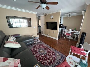152 N Singingwood St in Orange, CA - Building Photo - Building Photo