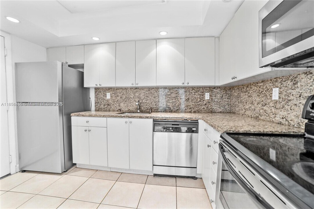 8650 SW 109th Ave in Miami, FL - Building Photo