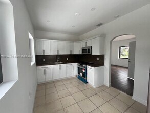 3161 SW 2nd St in Miami, FL - Building Photo - Building Photo
