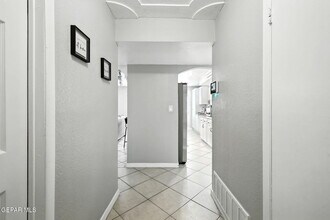 329 Sereno Dr in El Paso, TX - Foto de edificio - Building Photo