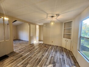 610 SE 128th Ave in Silver Springs, FL - Building Photo - Building Photo